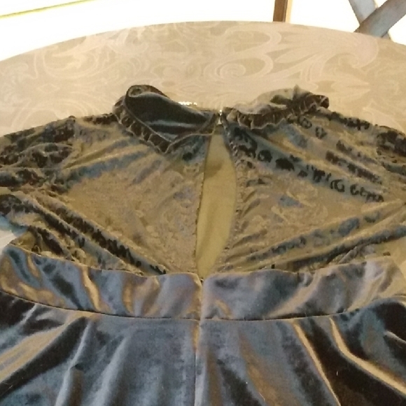 Killstar Elegant Black Velvet Dress - Picture 8 of 8